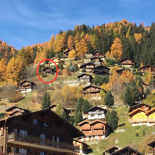 Un paisaje natural cerca del chalet de montaña