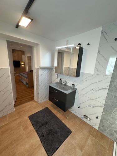 Kuchyň nebo kuchyňský kout v ubytování Artemis Zimmervermietung 5 Ein Bettzimmer