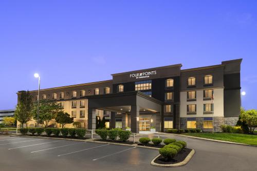 コロンバスにあるFour Points by Sheraton Columbus-Polarisの裏表