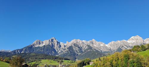 a view of the mountains in the swiss alps at Ferienwohnung Steinernes Meer in Maria Alm am Steinernen Meer