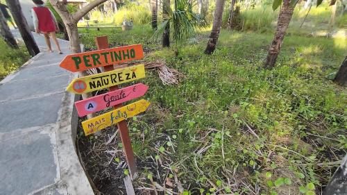 a street sign on the side of a road at Sitio Santo Antonio in Tutóia