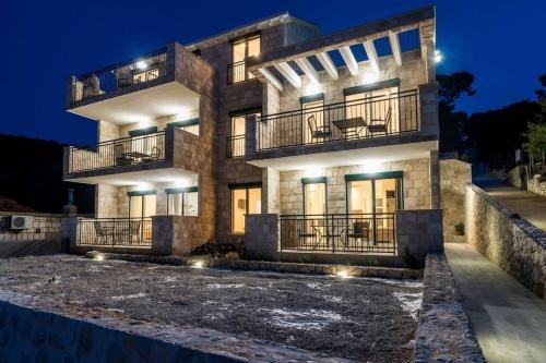 Family-friendly apartments with swimming pool Pomena, Mljet - 22317