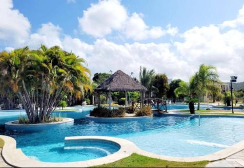 Bassein majutusasutuses Apartamento Iloa 07-H või selle lähedal