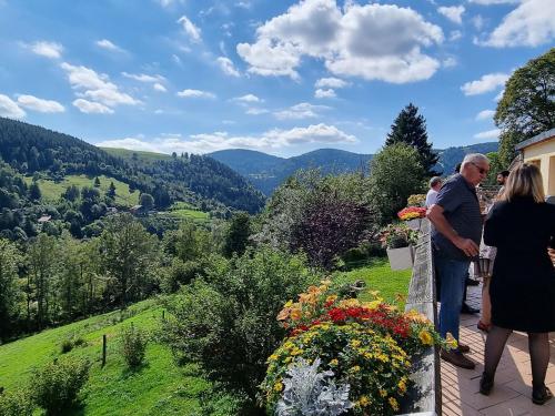 صورة لـ Chambres d'hôtes confortables en montagne avec animaux admis - FR-1-589-734 في فينترون