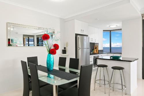 Φωτογραφία από το άλμπουμ του Cairns Luxury Waterview Apartment στο Κερνς