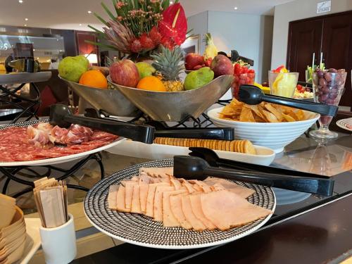 Makanan di atau berdekatan hotel