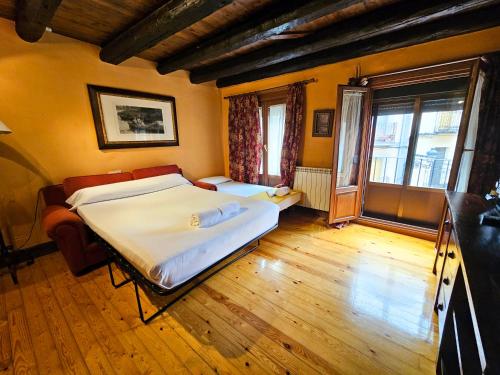 Apartamentos Jaca Ciudadela 3000