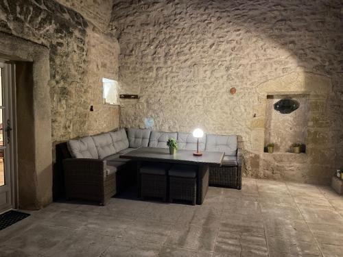 Χώρος καθιστικού στο Le Petit Egregore, patio et climatisation
