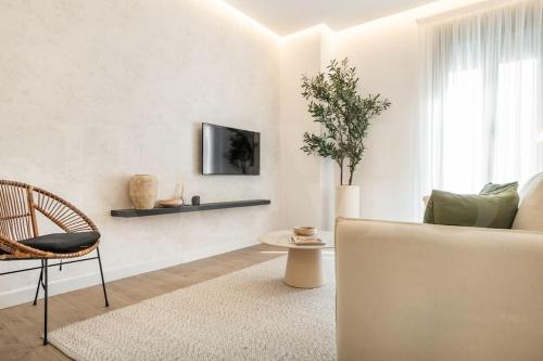 Delightful and bright apartment in center by REMS