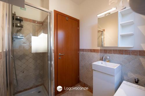 Ένα μπάνιο στο Villaggio Tavaredo - Appartamento 02