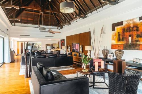 Χώρος καθιστικού στο Villa Belle Rive