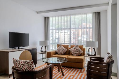 Μια τηλεόραση ή/και κέντρο ψυχαγωγίας στο Cali Marriott Hotel