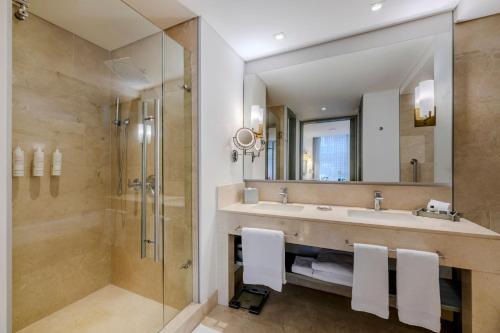 Ένα μπάνιο στο Cali Marriott Hotel
