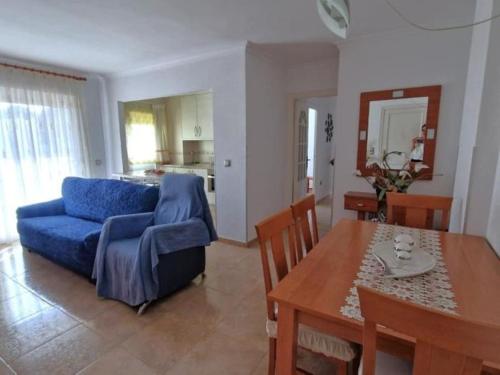 3 bed Av Corbusier