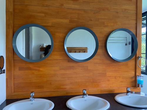 Surf Hostel Krabiにあるバスルーム