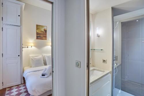 Appartment St Germain des pres by Studio Prestige