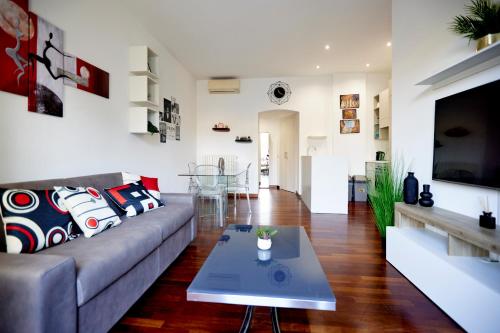 Cadorna CityView Flat - Strategic position in the middle of the Square