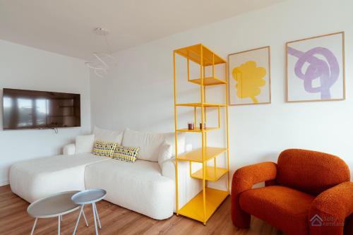 Kolorowy Apartament 3city z Parkingiem w Gdyni by Noclegi Renters