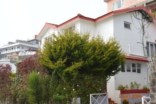 Το κτήριο όπου στεγάζεται  η βίλα