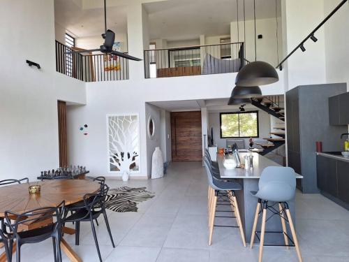 Χώρος καθιστικού στο Exceptionnel duplex vue mer à 3 mins de la plage