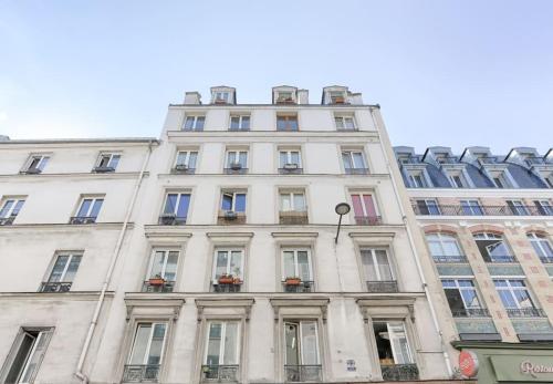 République Canal St Martin Charming Apartment