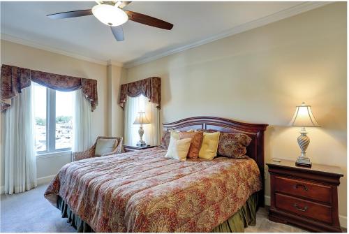 Postel nebo postele na pokoji v ubytování 301 Main Sail