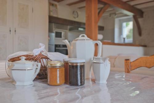 Dapur atau dapur kecil di Gite Le Moutat-L'Etable