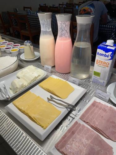 Makanan di atau berdekatan hotel