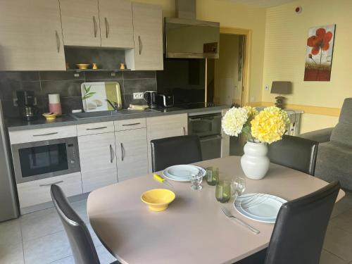 Appartement moderne à La Ferrière-aux-Étangs de 55 m² avec jacuzzi