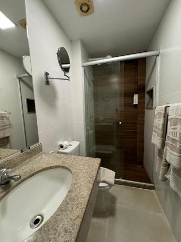 Bilik mandi di Hotel Cantareira