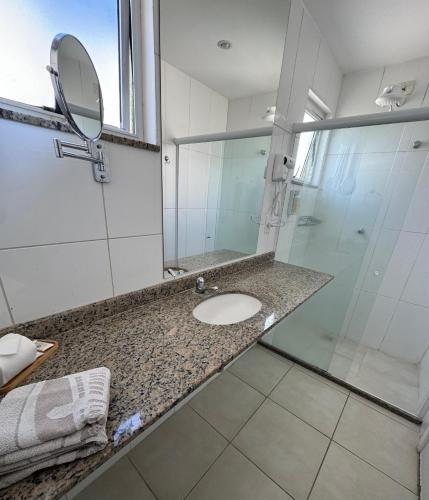 Bilik mandi di Hotel Cantareira