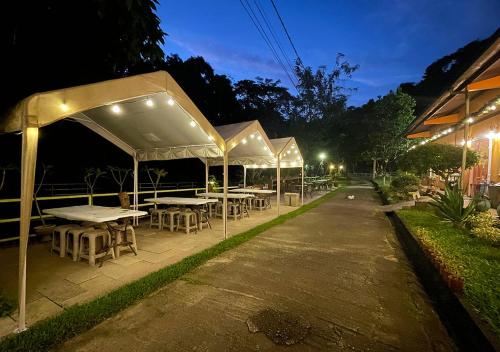 Restaurace v ubytování 岩川森林民宿 Springcreek B&B