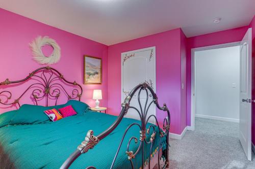 Cama o camas de una habitación en Spacious Wasilla Home about 1 Mi to Boat Launch!