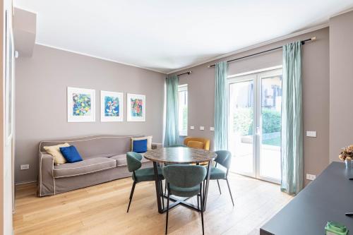 Easylife - Milano - Buonaparte 68S - Castello Sforzesco
