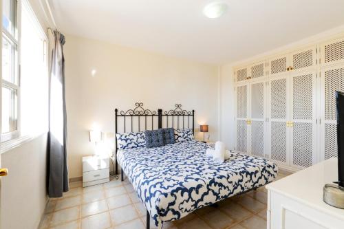 Spacious 1BR Apartment & Heated Pool & Terrace with amazing Views & Wifi in Costa Adeje by Aqua Vista Tenerife