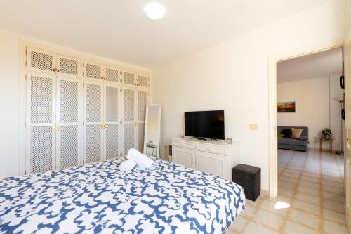 Spacious 1BR Apartment & Heated Pool & Terrace with amazing Views & Wifi in Costa Adeje by Aqua Vista Tenerife