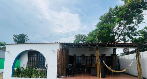 El edificio en el que está la casa vacacional