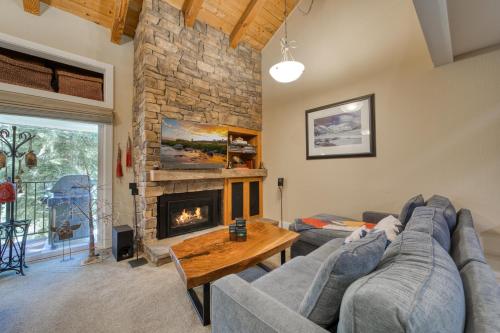 Χώρος καθιστικού στο Carnelian Woods # 57 - 3 BR 2 BA Pet Friendly With HOA Amenities