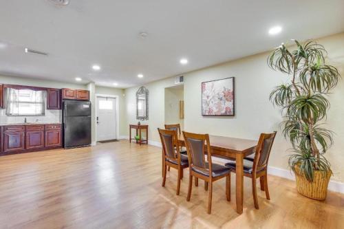 Η κουζίνα ή μικρή κουζίνα στο Spacious House near Fort Lauderdale - Minutes from Beach