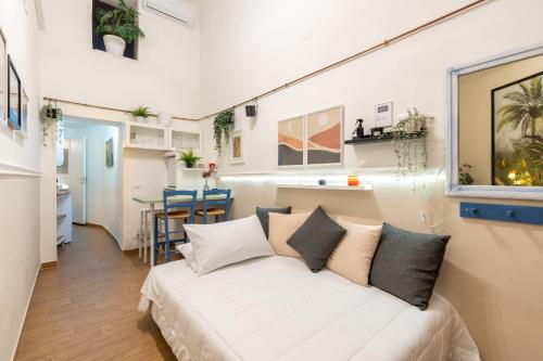Rhome Hub Vatican Apartment