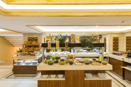 Jídlo v hotelu nebo okolí