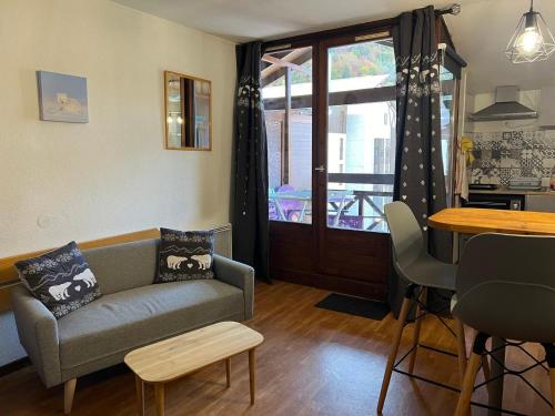 Studio rénové 27m² avec balcon, wifi et parking - 4 pers., animaux admis - FR-1-512-283