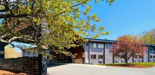 Mount SunapeeにあるA Hotel Inn Sunapeeのギャラリーの写真