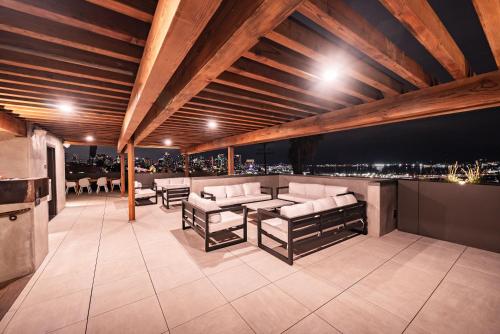 Balcon ou terrasse dans l'établissement City24 Condo Hotel Little Italy Mission Hills