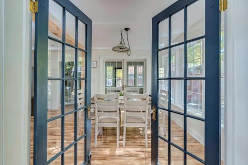 Φωτογραφία από το άλμπουμ του Downtown Spacious Family Oasis σε Κάντον