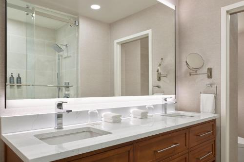 Sheraton Kansas City Hotel at Crown Center Image