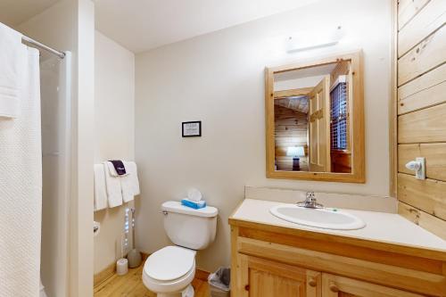 Ένα μπάνιο στο Green Ash Cabin 101