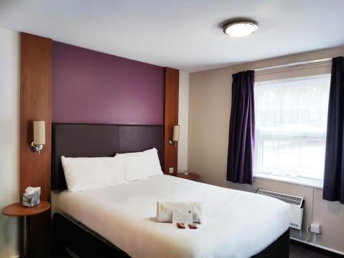 Plaza Chorley; Sure Hotel Collection by Best Westernにあるベッド
