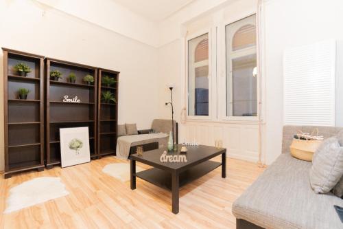 nice 5-room apartment in the heart of the city center near the synagogue 1222 Budapest, 5 Kazinczy utca kép - 3