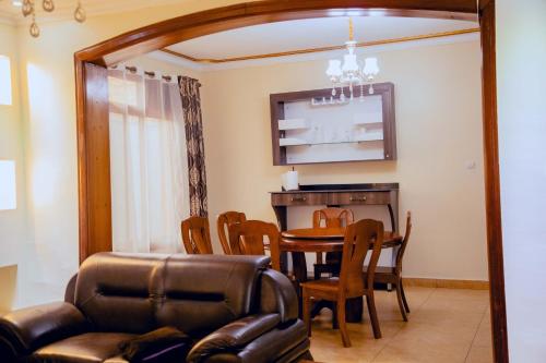 Coin salon dans l'établissement Kibagabaga Comfort stay